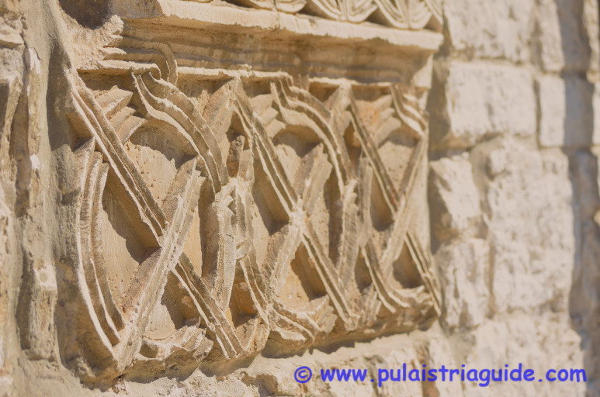 Tourist guide Pula - Detail of the Basilica