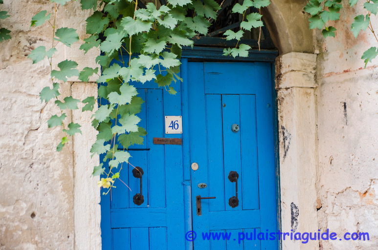 Tourist guide Rovinj - The narrow streets and colourful houses